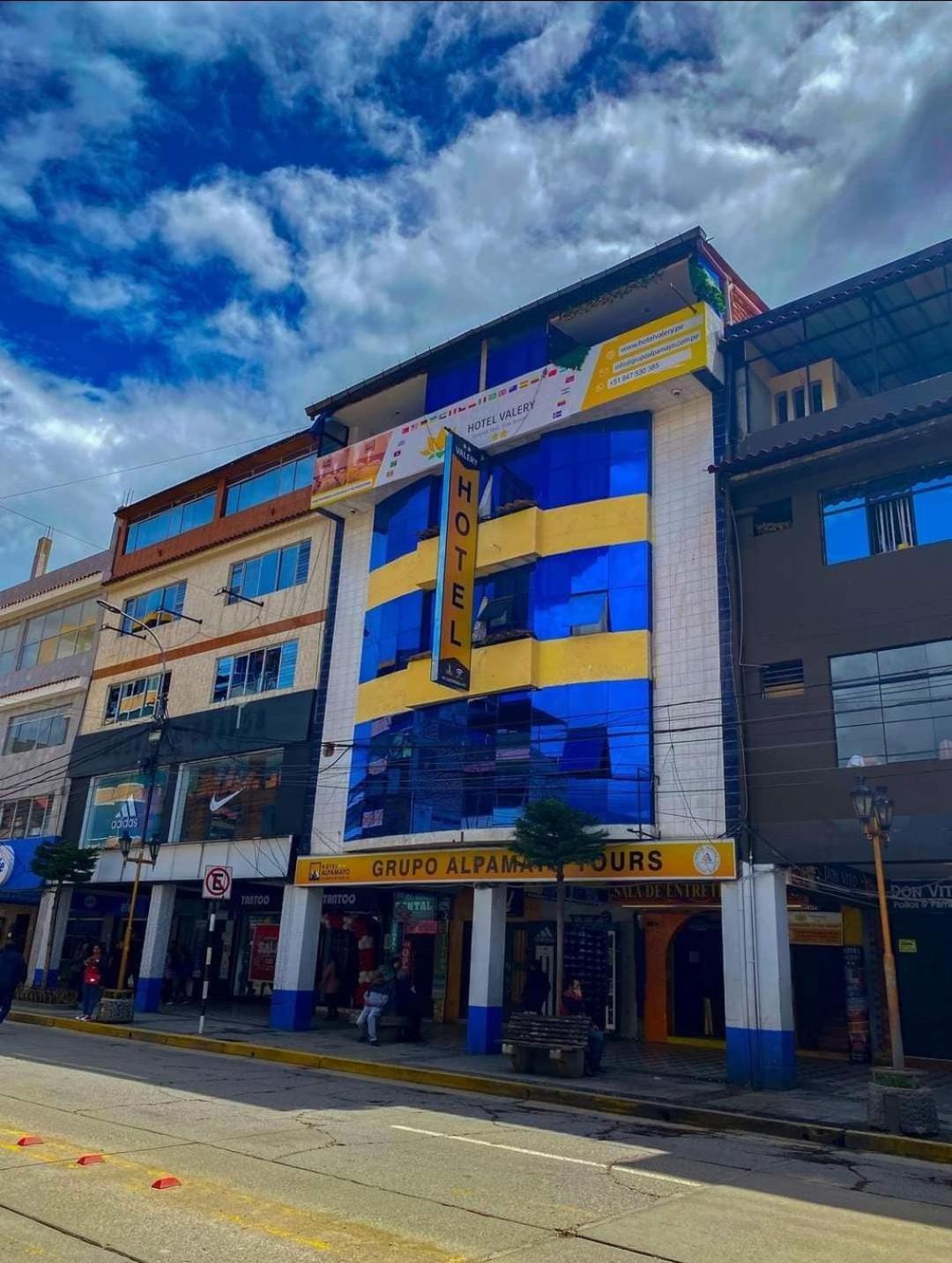 Hotel Valery 2 Estrellas Уарас Экстерьер фото