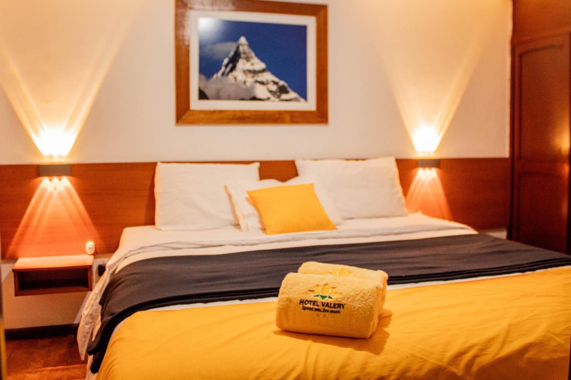 Hotel Valery 2 Estrellas Уарас Экстерьер фото
