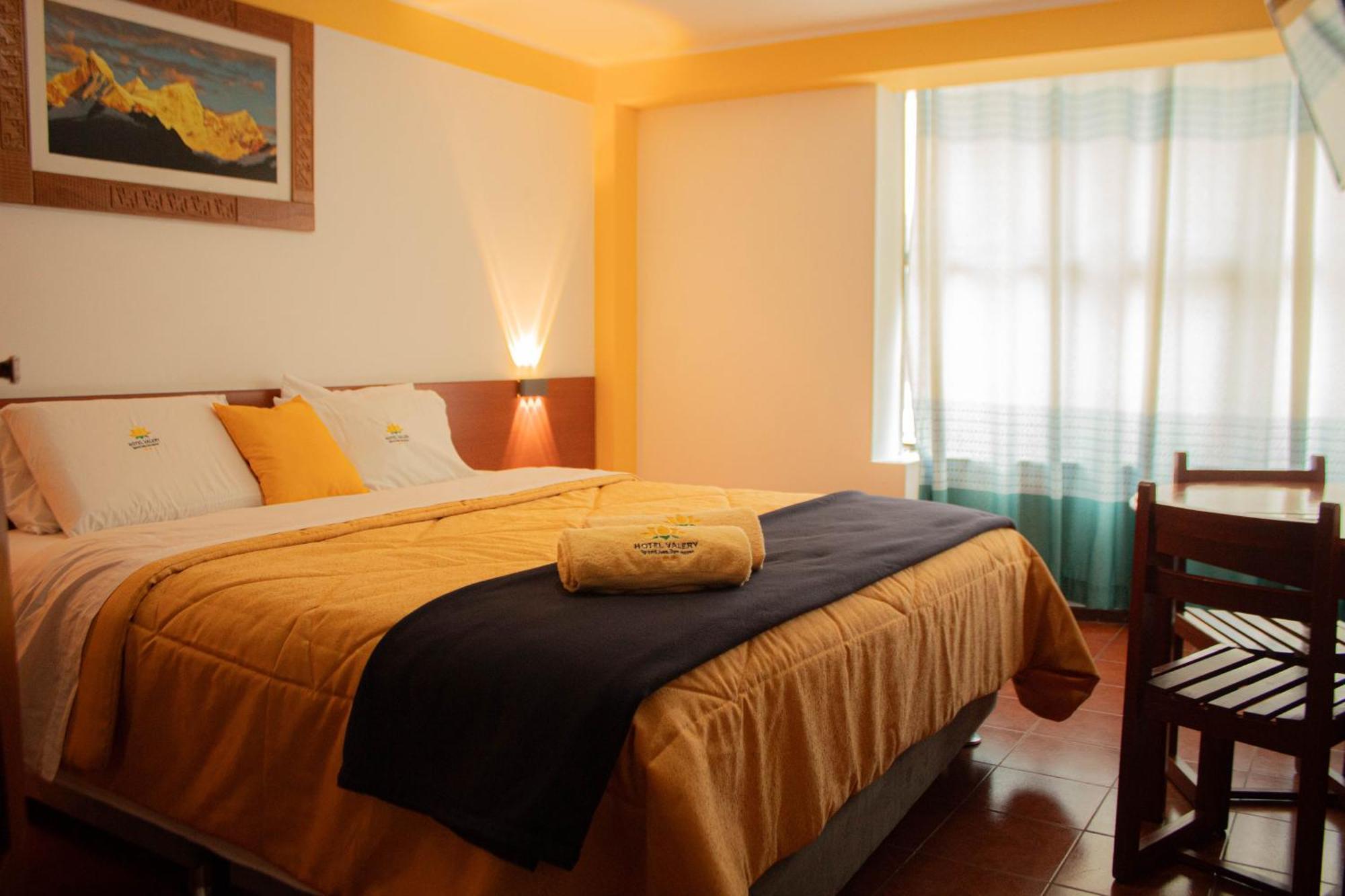 Hotel Valery 2 Estrellas Уарас Экстерьер фото
